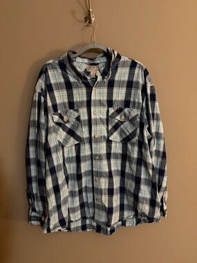 Duluth Trading Co Men’s Navy & Light Blue Plaid Button-Down Shirt